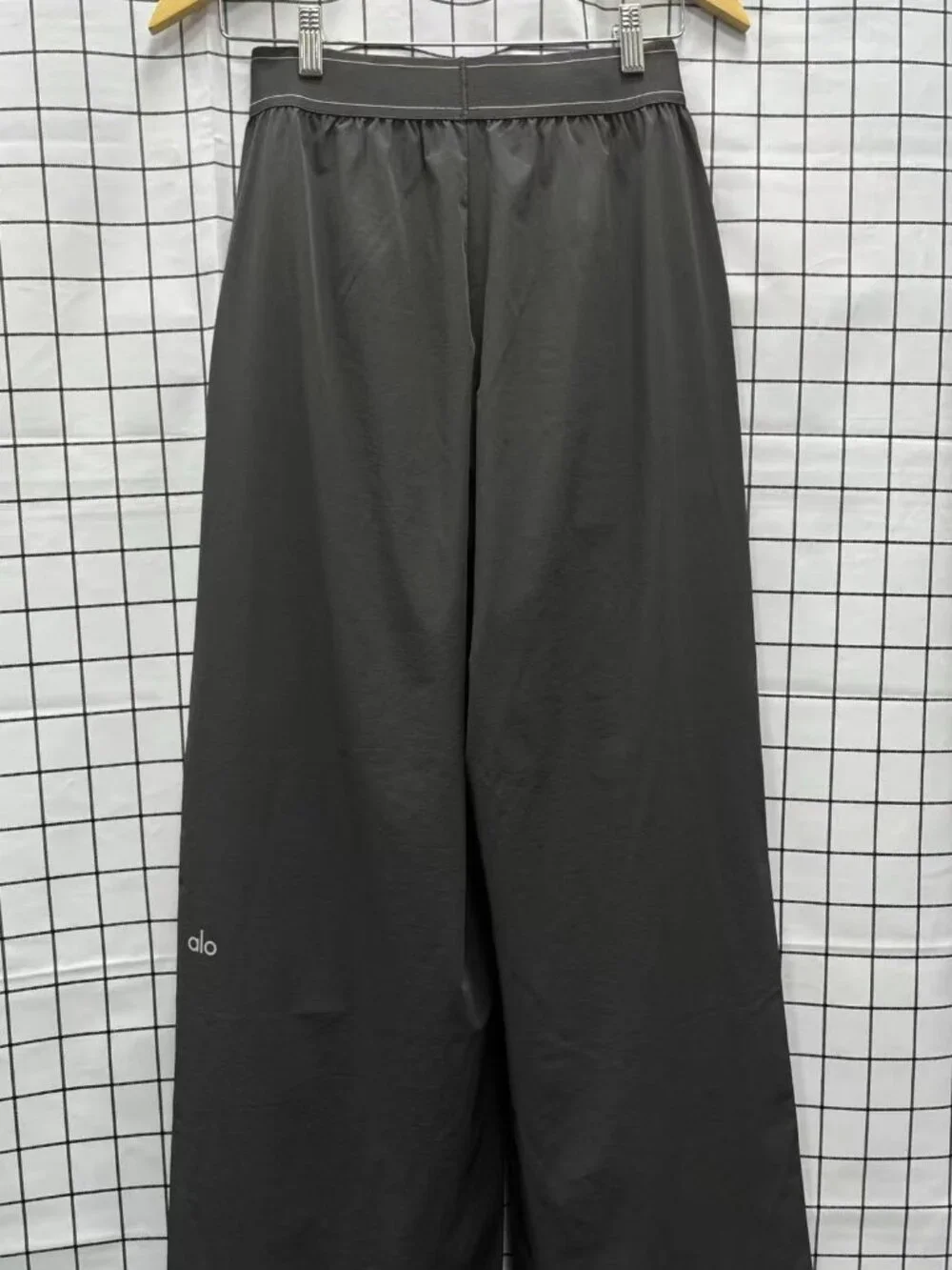 NWT ALO Yoga Women's Dark Grey Suit Pants Comfortable Fit🏃‍♀️Regular Size 🛋️